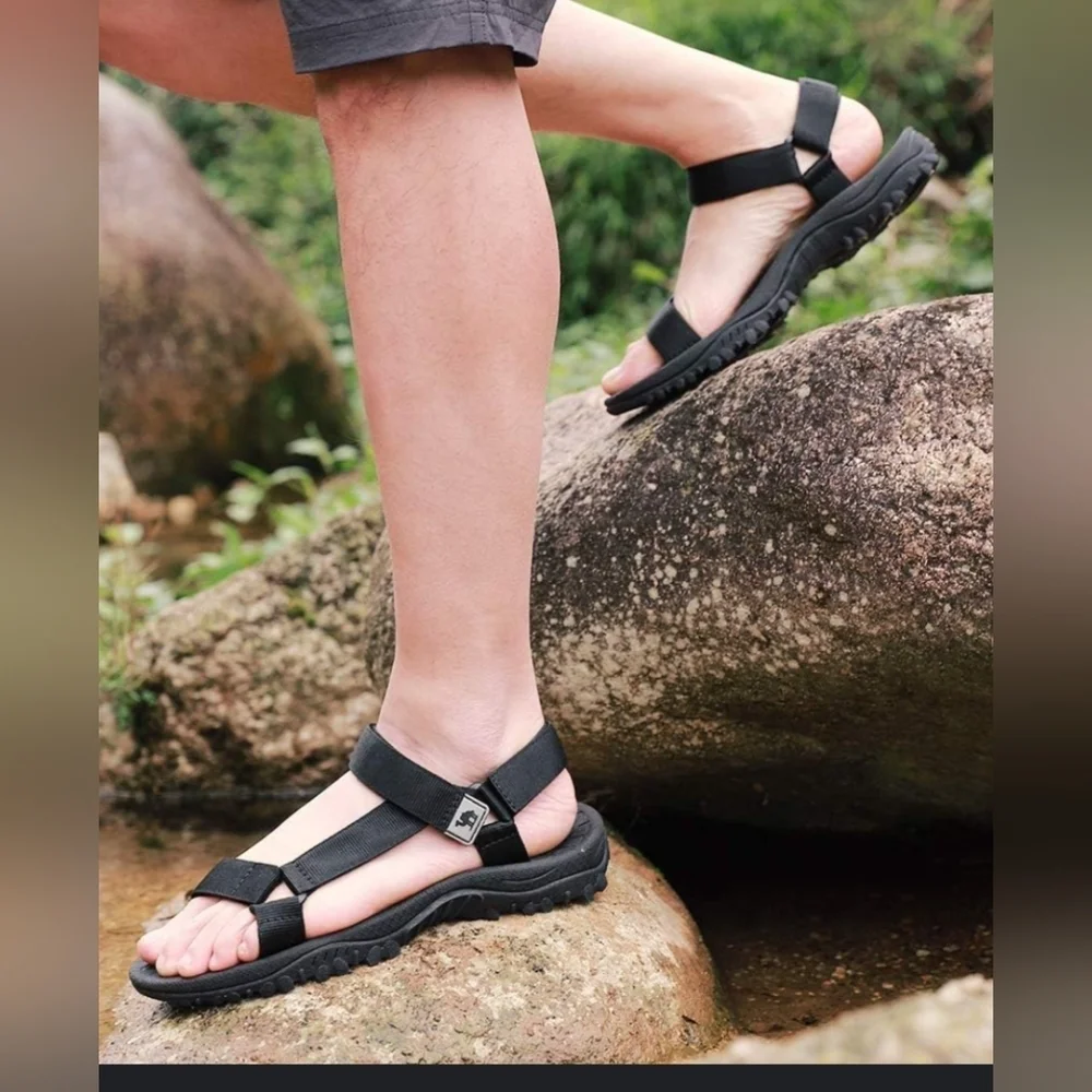Black Sandals with Sleek Design and Comfort